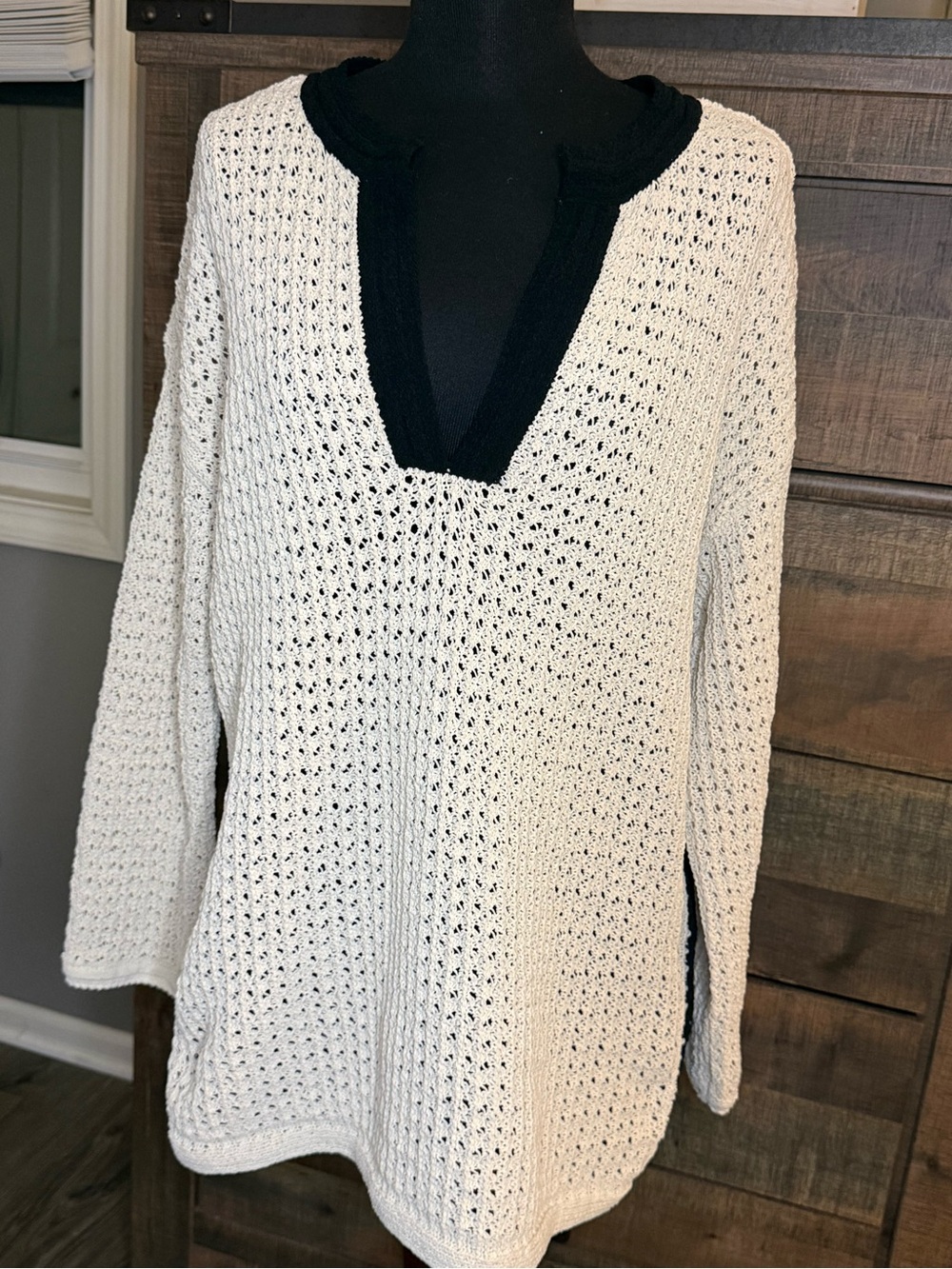 C&C California Women’s Open Knit V-Neck Sweater XL Cream Black Long Sleeve